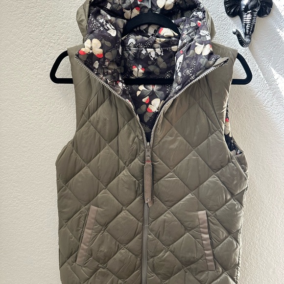 Lululemon The Fluffiest Vest Size 8 - Picture 13 of 13